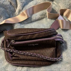 Michael Kors Sling bag